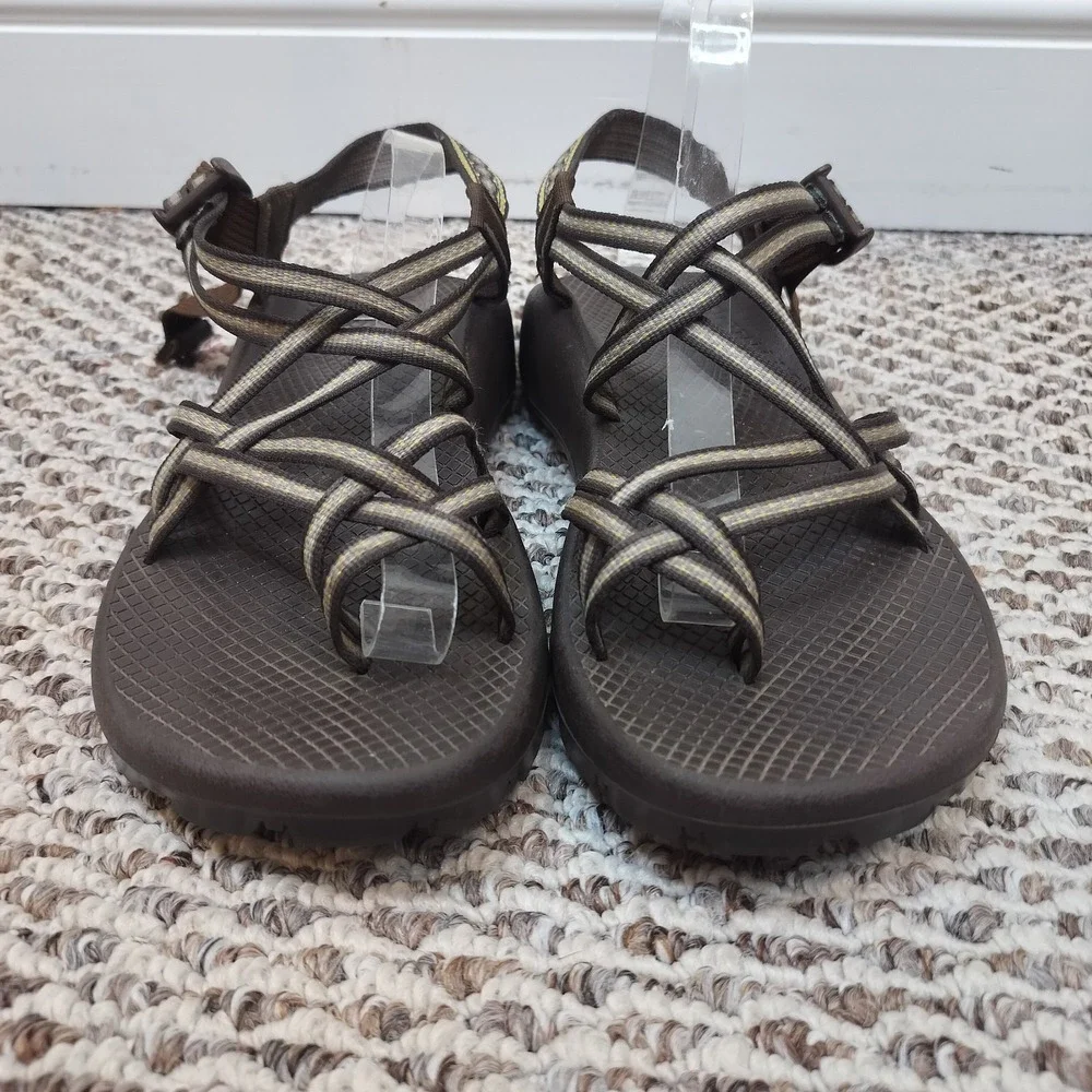 Chaco Cloud Sandals Athletic Hiking Sandals Toe Loop Brown